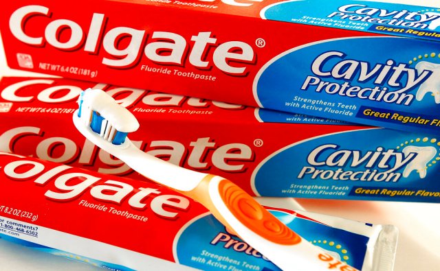 Detail Colgate Toothpaste Images Nomer 18