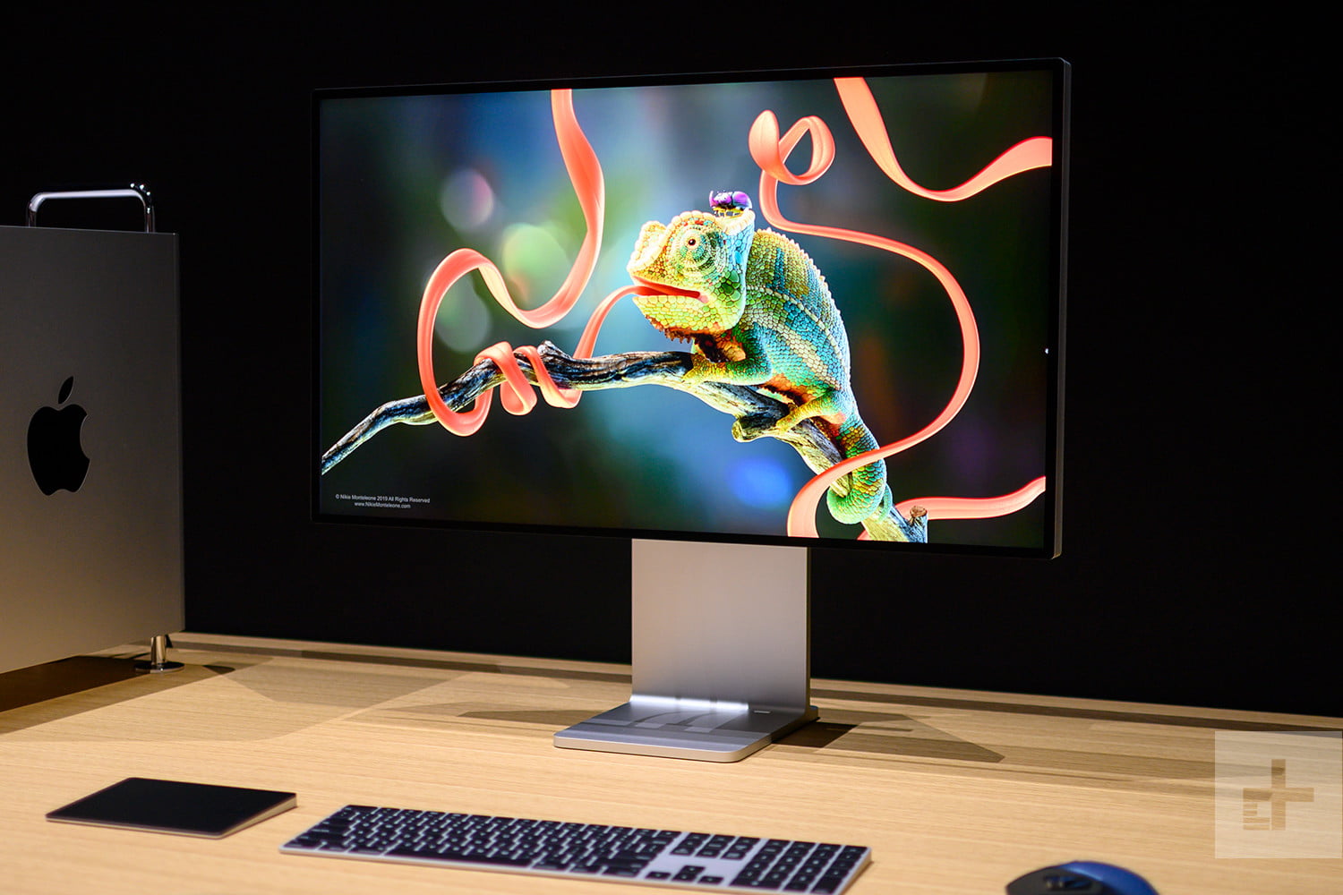 Detail Computer Monitor Apple Nomer 38