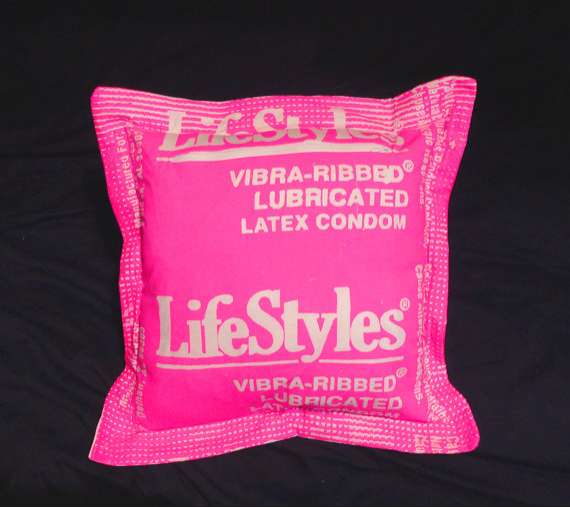 Detail Condom Pillow And Blanket Nomer 52