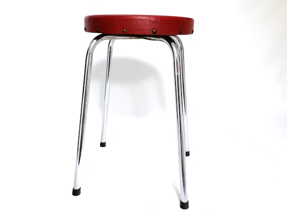 Detail Roter Hocker Nomer 16