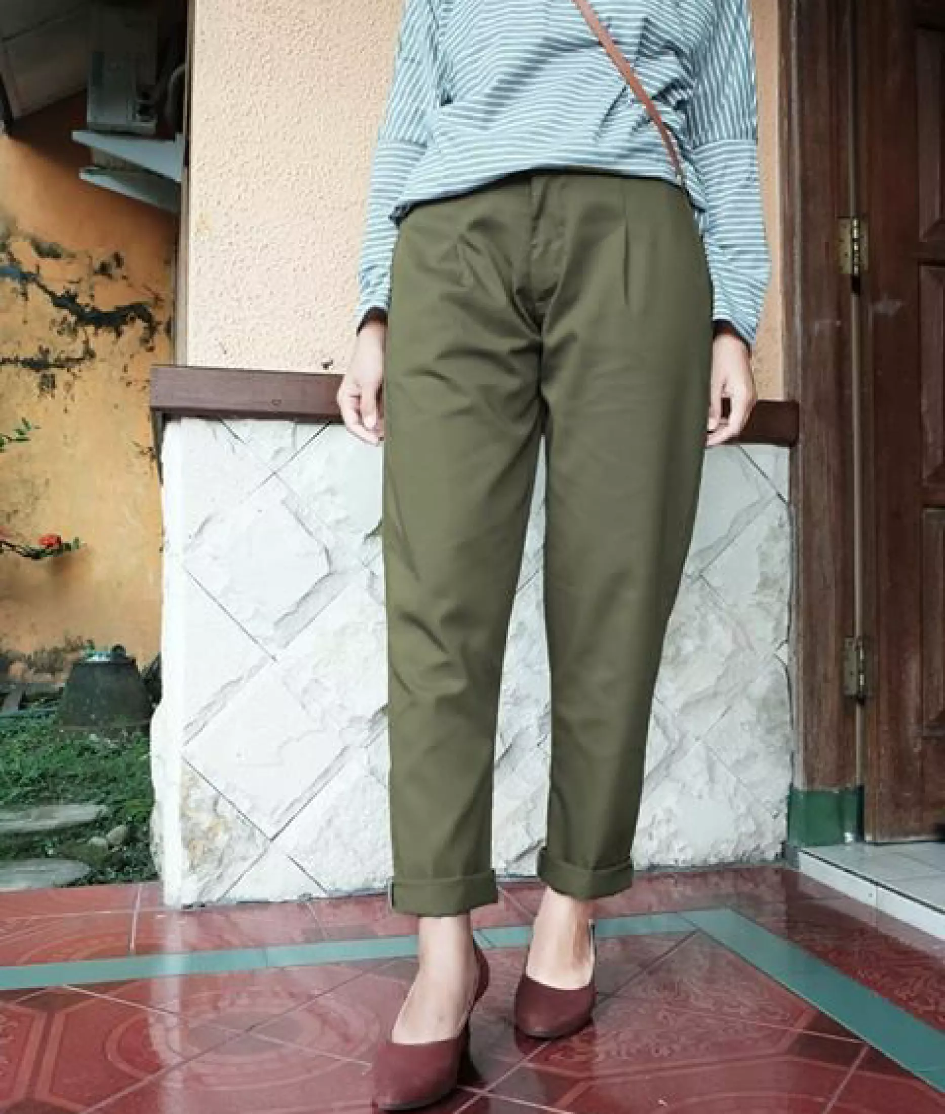 Detail Gambar Celana Baggy Pants Warna Army Nomer 3