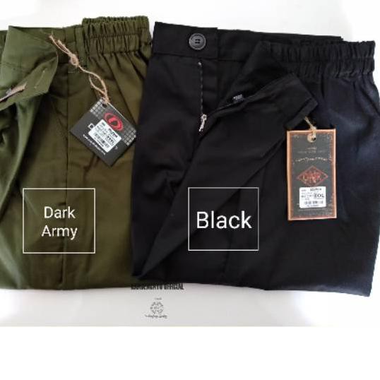 Detail Gambar Celana Baggy Pants Warna Hitam Nomer 30