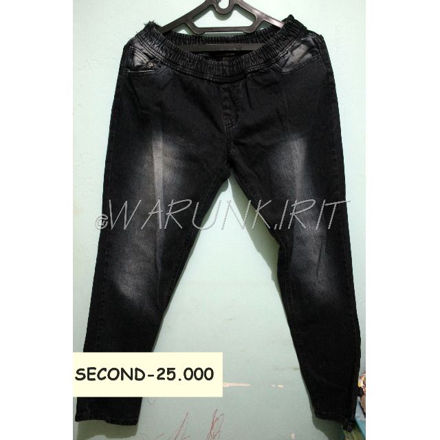 Detail Gambar Celana Jeans Hitam Nomer 46