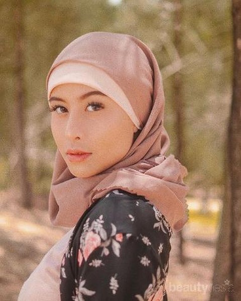 Detail Gambar Cewek Berjilbab Setengah Badan Nomer 16