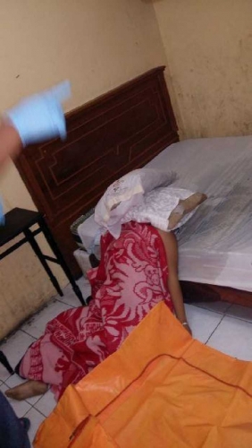 Detail Gambar Cewek Pemijat Tidur Di Kamar Hotel Nomer 29