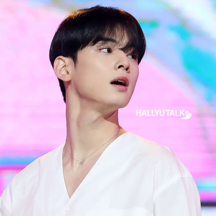 Detail Gambar Cha Eun Woo Nomer 5