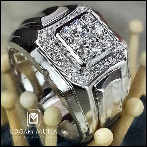 Detail Gambar Cincin Berlian Mewah Nomer 54