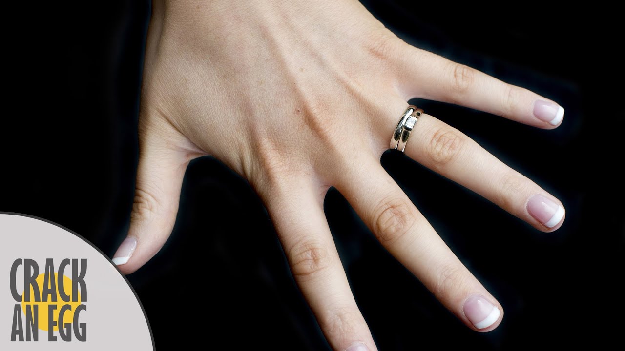 Detail Gambar Cincin Di Jari Nomer 12