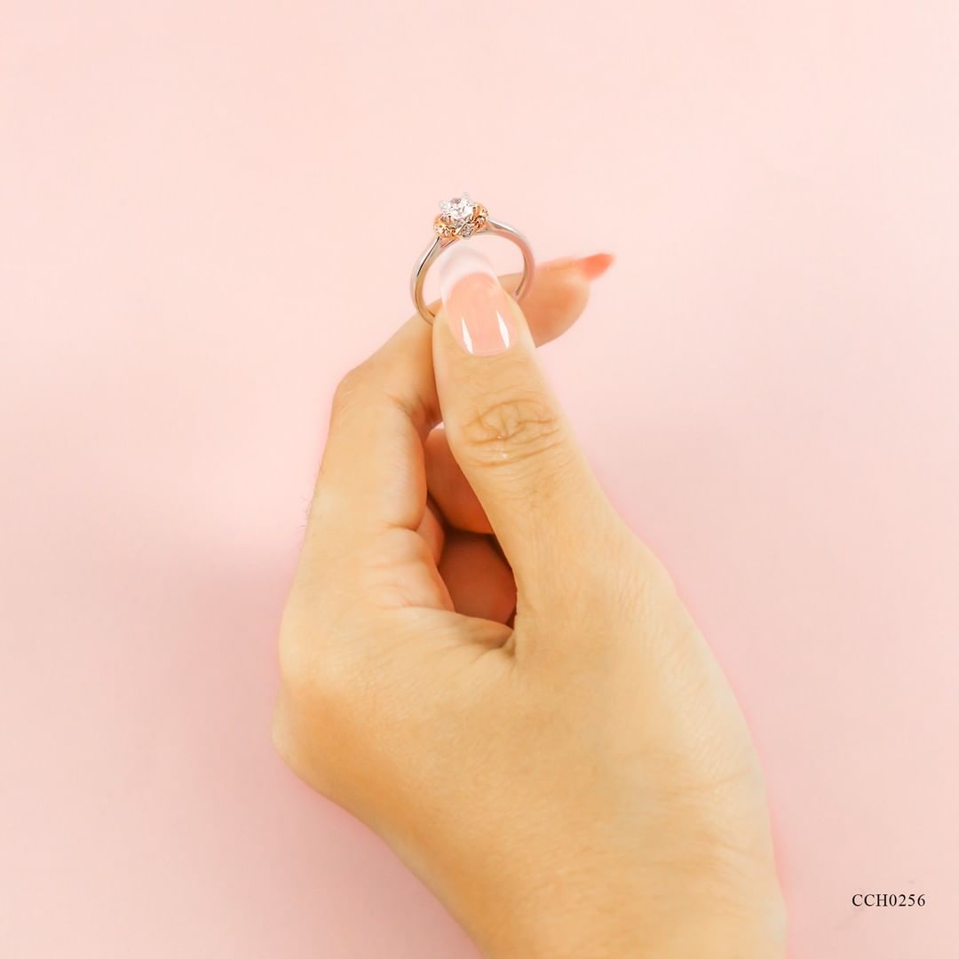 Detail Gambar Cincin Di Jari Nomer 22