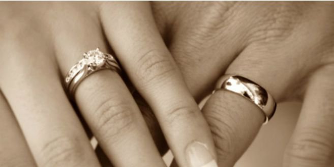 Detail Gambar Cincin Di Jari Nomer 27