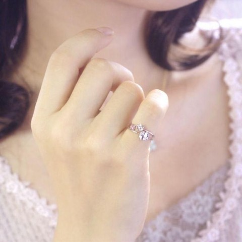 Detail Gambar Cincin Di Jari Nomer 52