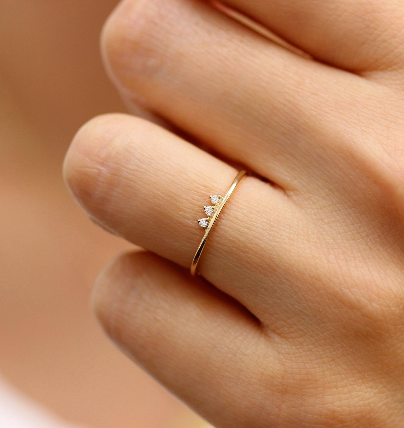 Detail Gambar Cincin Di Jari Wanita Nomer 16