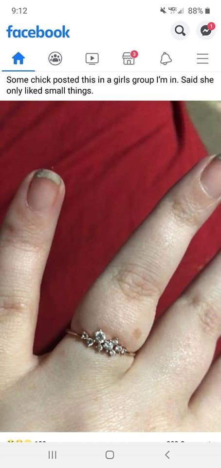 Detail Gambar Cincin Di Jari Wanita Nomer 37