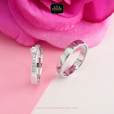 Detail Gambar Cincin Emas Putih Terbaru Nomer 25