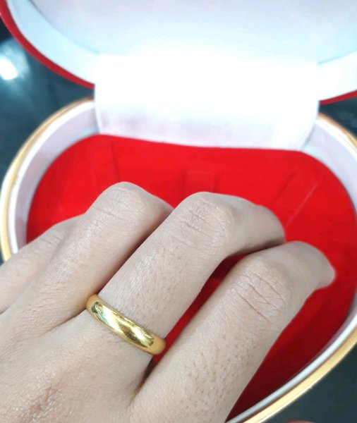 Detail Gambar Cincin Emas Tunangan Nomer 12