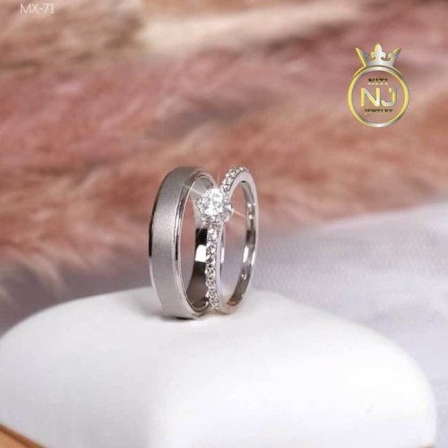 Detail Gambar Cincin Emas Tunangan Nomer 25