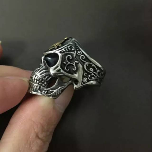 Detail Gambar Cincin Tengkorak Nomer 30