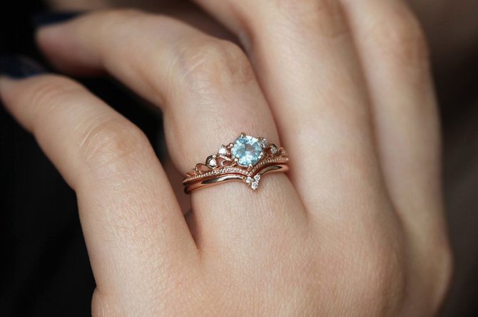 Detail Gambar Cincin Tunangan Mewah Nomer 9