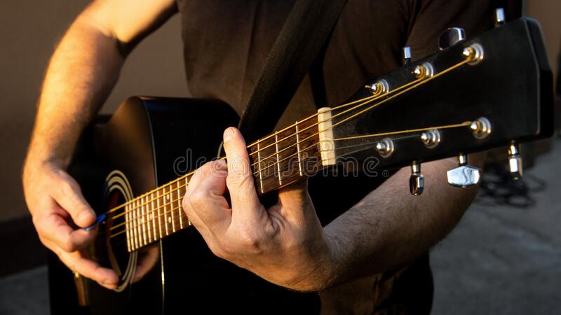 Detail Gambar Close Up Main Gitar Nomer 21