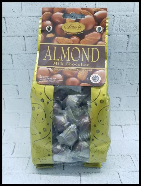 Detail Gambar Coklat Almond Nomer 19