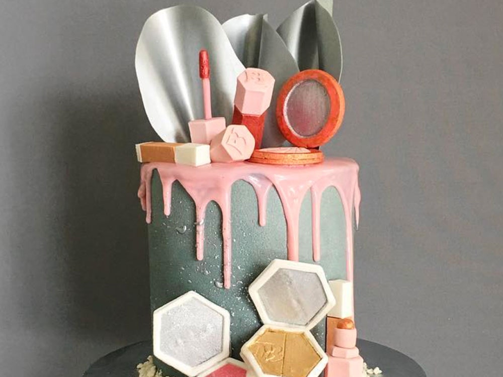 Detail Gambar Cosmetic Cake Nomer 30