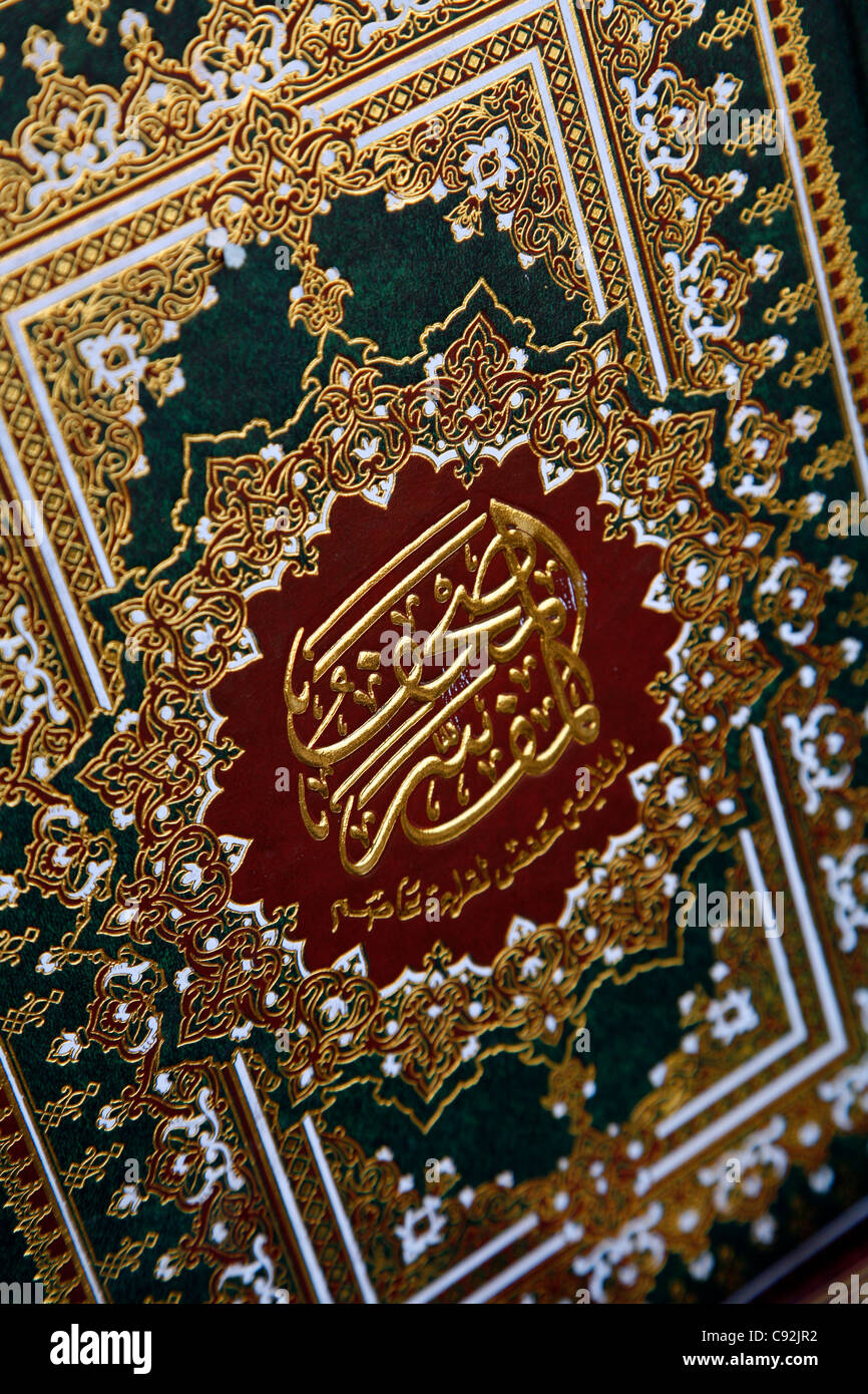 Detail Gambar Cover Al Quran Keren Nomer 43