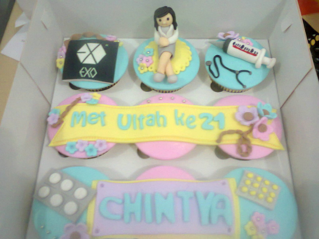 Detail Gambar Cupcake Ulang Tahun Nomer 45