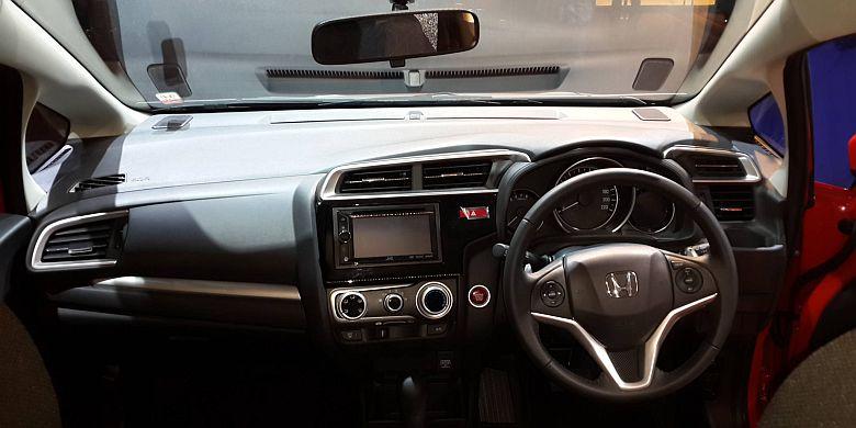 Detail Gambar Dalam Mobil Honda Jazz Nomer 24