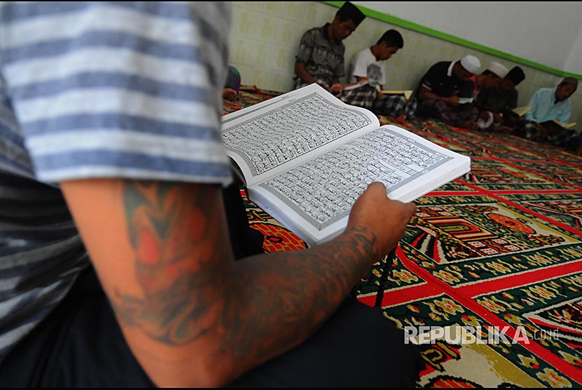 Detail Gambar Dan Ayat Al Quran Pengingat Kematian Nomer 49