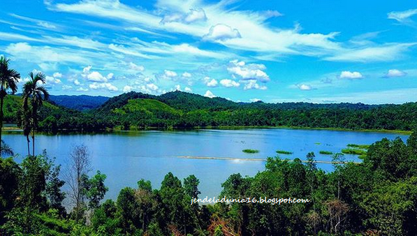 Detail Gambar Danau Buatan Nomer 23