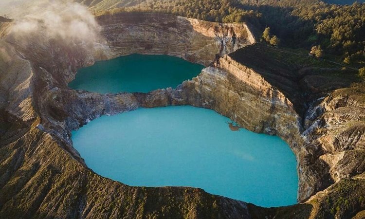 Detail Gambar Danau Kelimutu Nomer 30