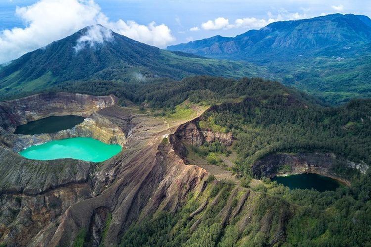 Detail Gambar Danau Kelimutu Di Ntt Nomer 2