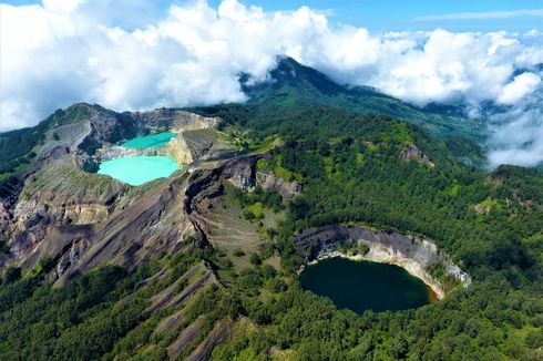 Detail Gambar Danau Kelimutu Di Ntt Nomer 16