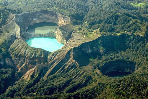 Detail Gambar Danau Kelimutu Di Ntt Nomer 22