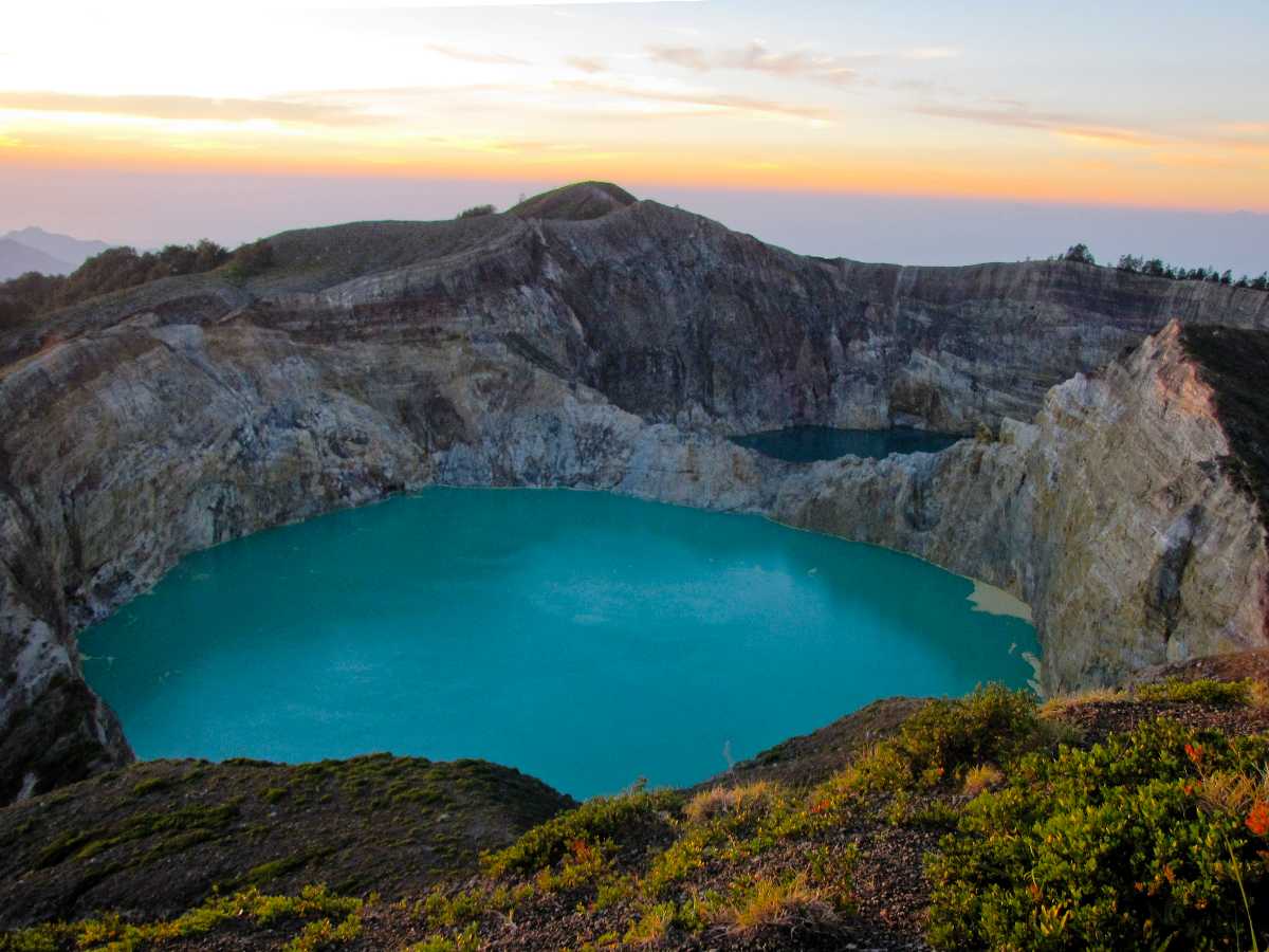 Detail Gambar Danau Kelimutu Di Ntt Nomer 37