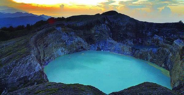 Detail Gambar Danau Kelimutu Di Ntt Nomer 41