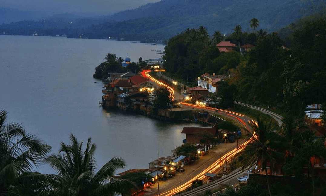 Detail Gambar Danau Singkarak Nomer 14