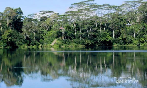 Detail Gambar Danau Yang Tak Terjamah Oleh Hujan Nomer 25