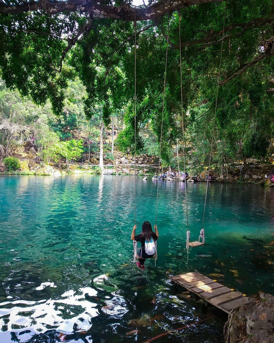 Detail Gambar Danau Yang Tak Terjamu Oleh Hujan Nomer 5