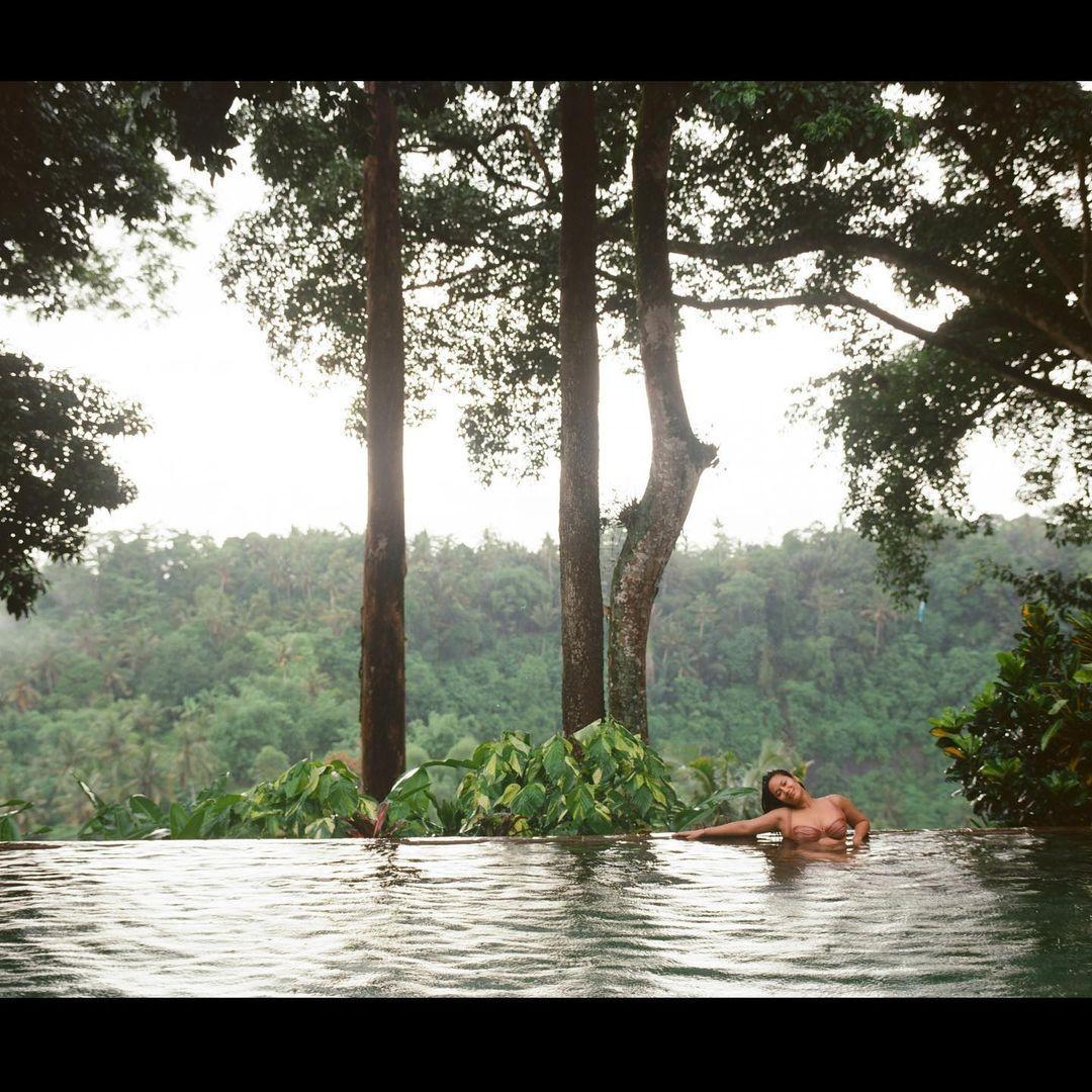 Detail Gambar Danau Yang Tak Terjamu Oleh Hujan Nomer 6