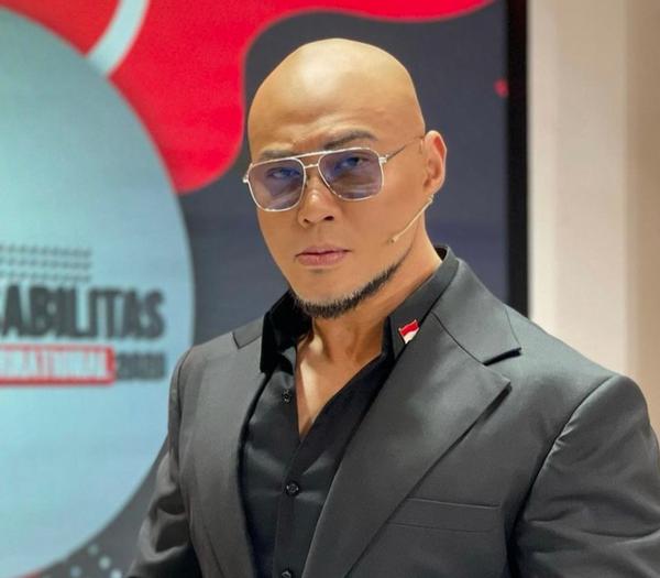 Detail Gambar Deddy Corbuzier Nomer 12