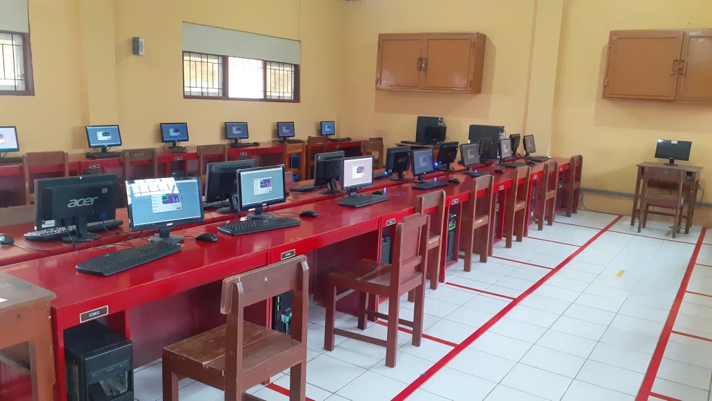 Gambar Desain Lab Komputer Sekolah - 43+ Koleksi Gambar