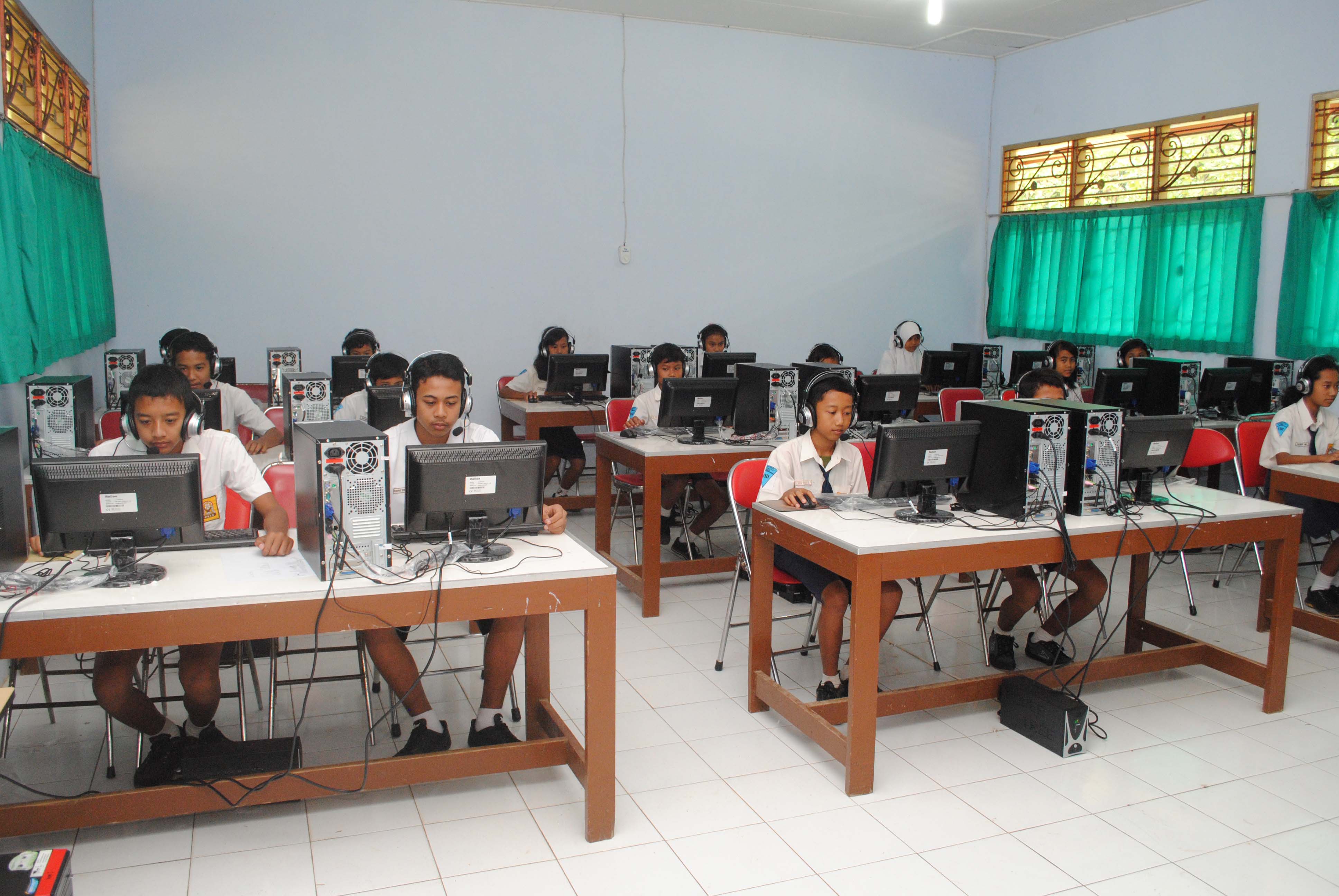 Gambar Desain Lab Komputer Sekolah - 43+ Koleksi Gambar