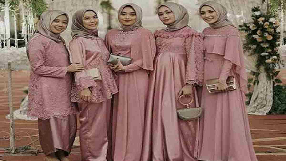 Detail Contoh Baju Pesta Muslim Nomer 7