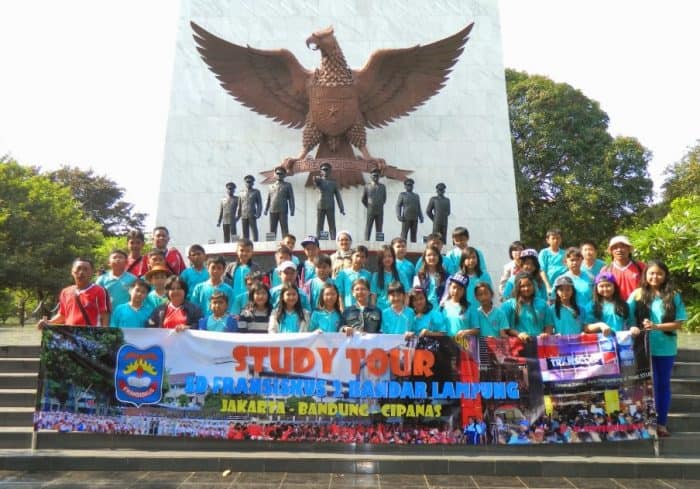 Detail Contoh Banner Study Tour Nomer 32