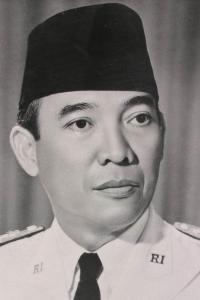 Detail Contoh Biografi Soekarno Nomer 9