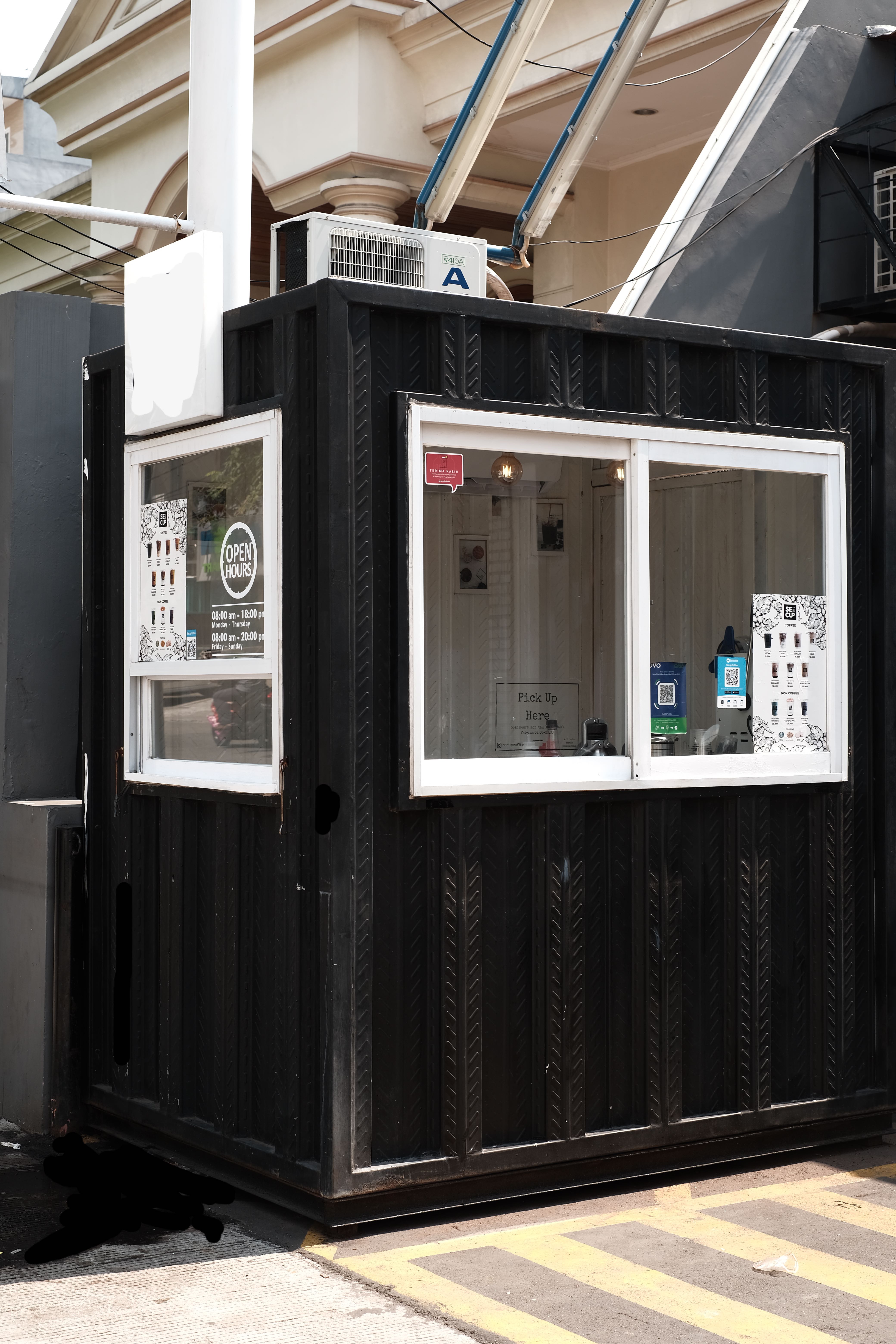 Detail Contoh Booth Container Nomer 40