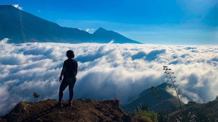 Detail Gambar Di Atas Awan Nomer 9