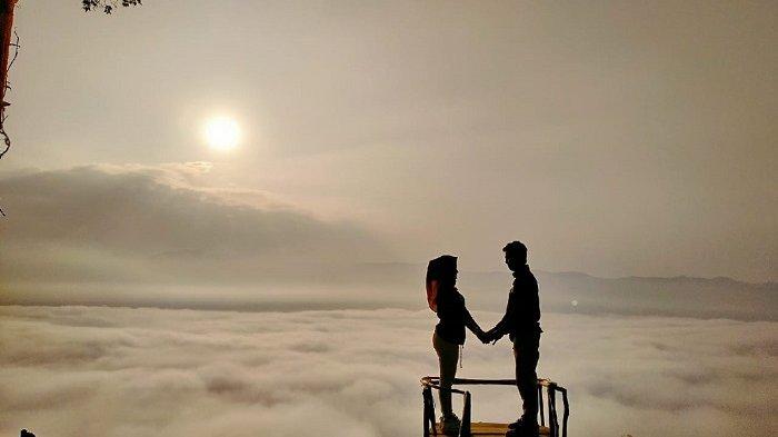 Detail Gambar Di Atas Awan Nomer 38