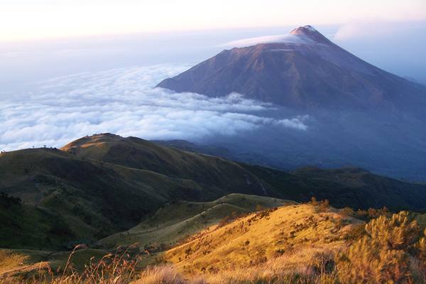 Detail Gambar Di Puncak Gunung Nomer 14